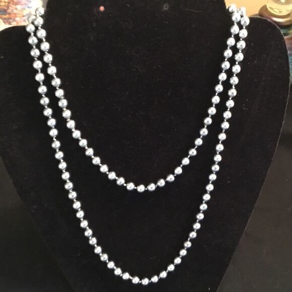 Faux Platinum Grey Pearl Necklace - Picture 5 of 6